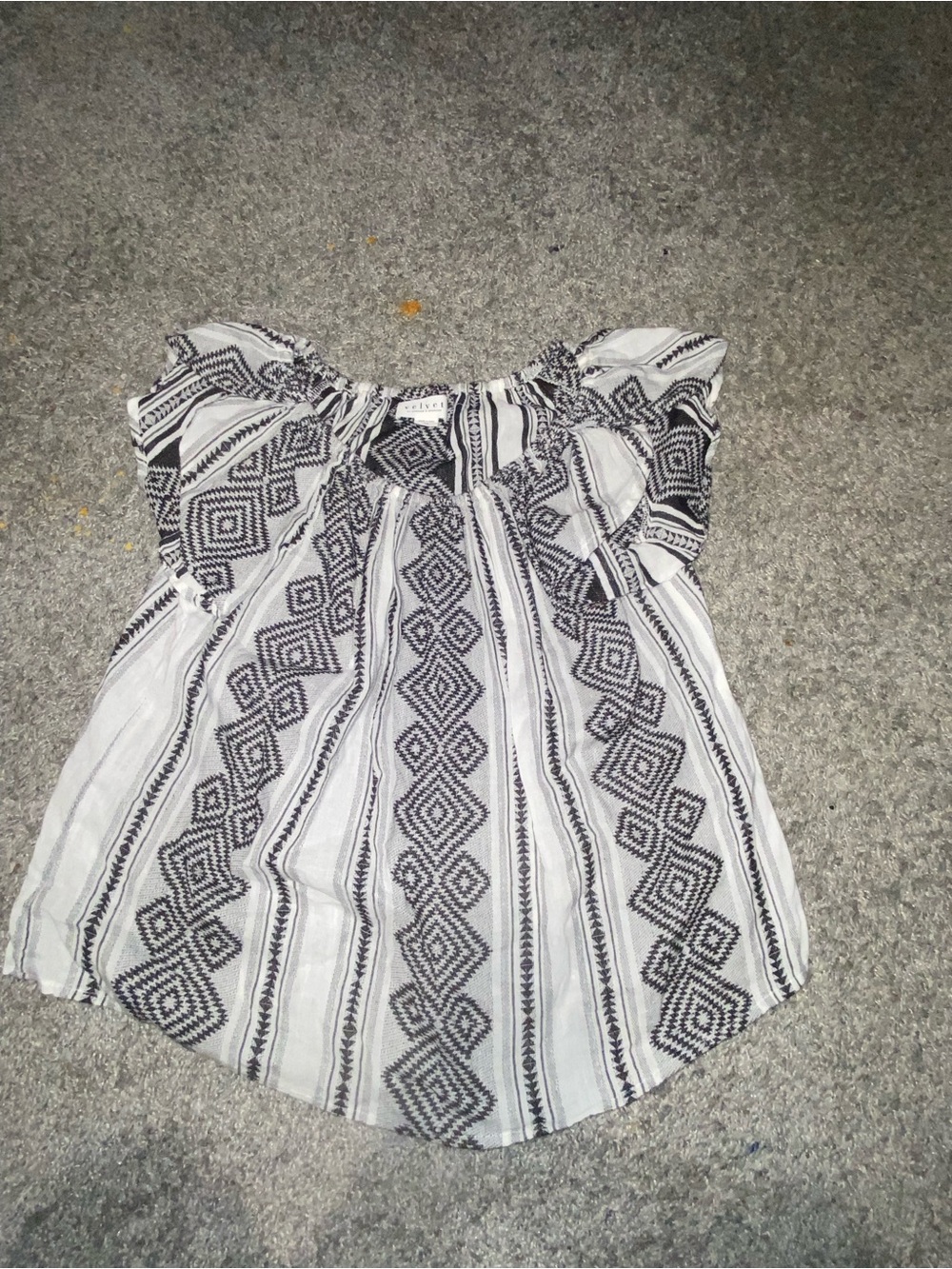 Velvet by Graham & Spencer Black and White Printed Off-Shoulder Top